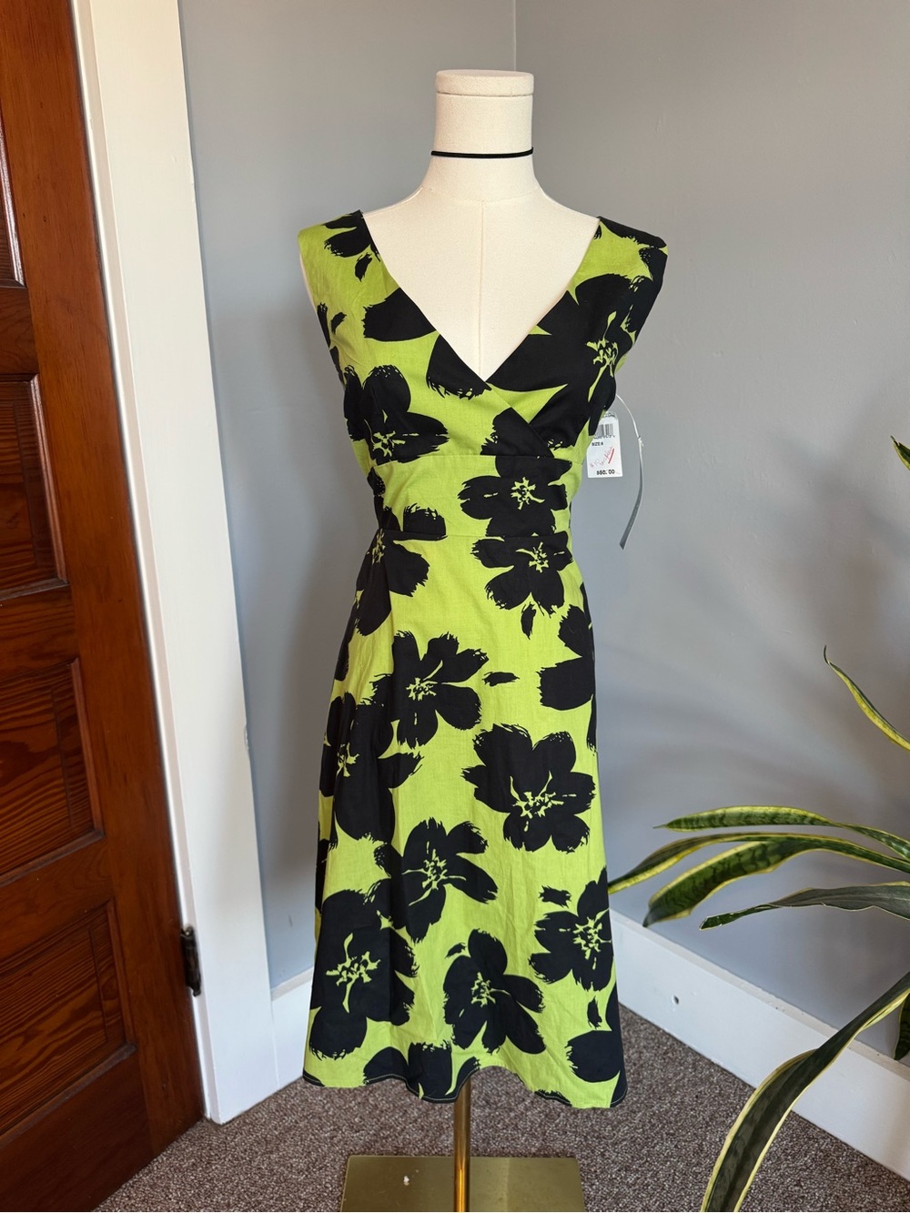 Vintage Y2K Vibrant Lime Green Floral V-Neck Sleeveless Dress - Picture 3 of 7